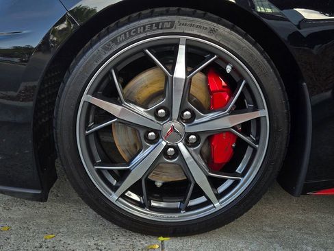 Used 2021 Chevrolet Corvette Stingray Premium Cpe w/ Z51 Performance Package RWD image 9