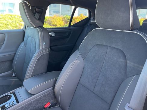 New 2026 Volvo XC40 B5 Ultra w/ Protection Package Premier AWD/4WD image 16