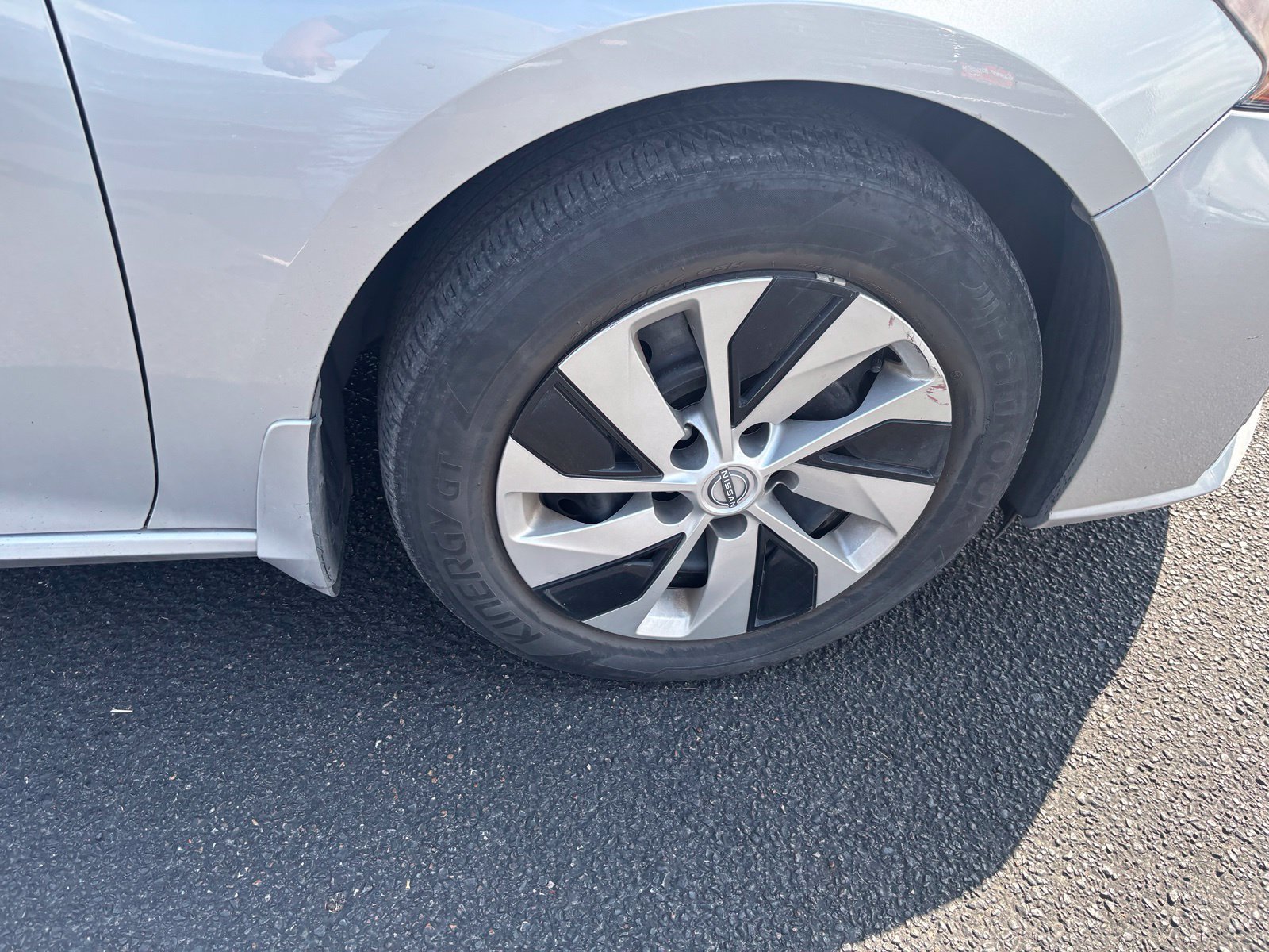 Used 2024 Nissan Altima 2.5 S FWD image 15