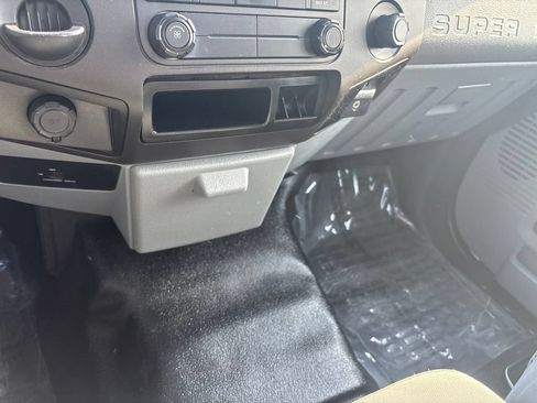 Used 2016 Ford F250 XL w/ Power Equipment Group RWD image 14