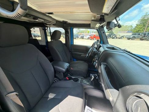 Used 2015 Jeep Wrangler Unlimited Sport w/ Quick Order Package 24S AWD/4WD image 17