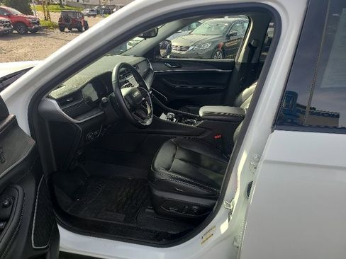 Used 2021 Jeep Grand Cherokee L Limited AWD/4WD image 13