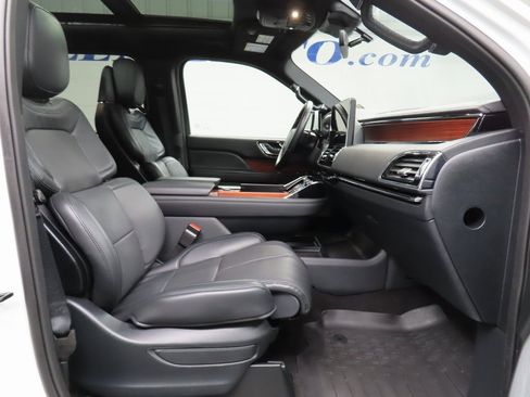 Used 2024 Lincoln Navigator L Reserve w/ Equipment Group 201A image 35