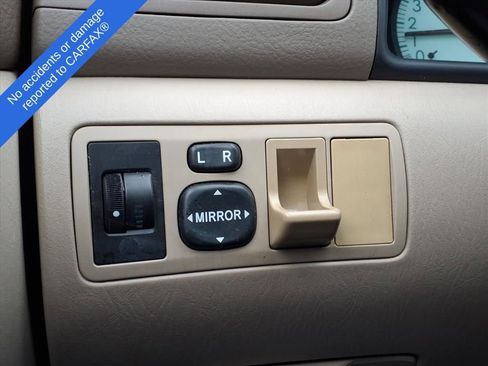 Used 2003 Toyota Corolla LE image 28