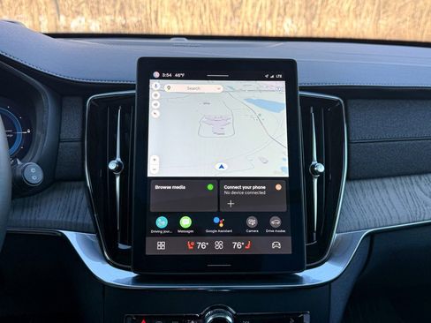 Used 2025 Volvo XC90 T8 Ultra w/ Protection Package image 25