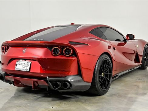 Used 2020 Ferrari 812 Superfast RWD image 15