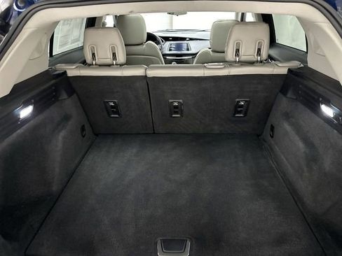 Used 2019 Cadillac XT4 Luxury w/ Cold Weather Package image 16