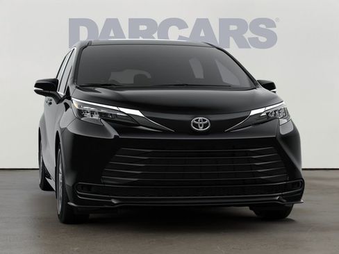 New 2026 Toyota Sienna LE FWD image 18