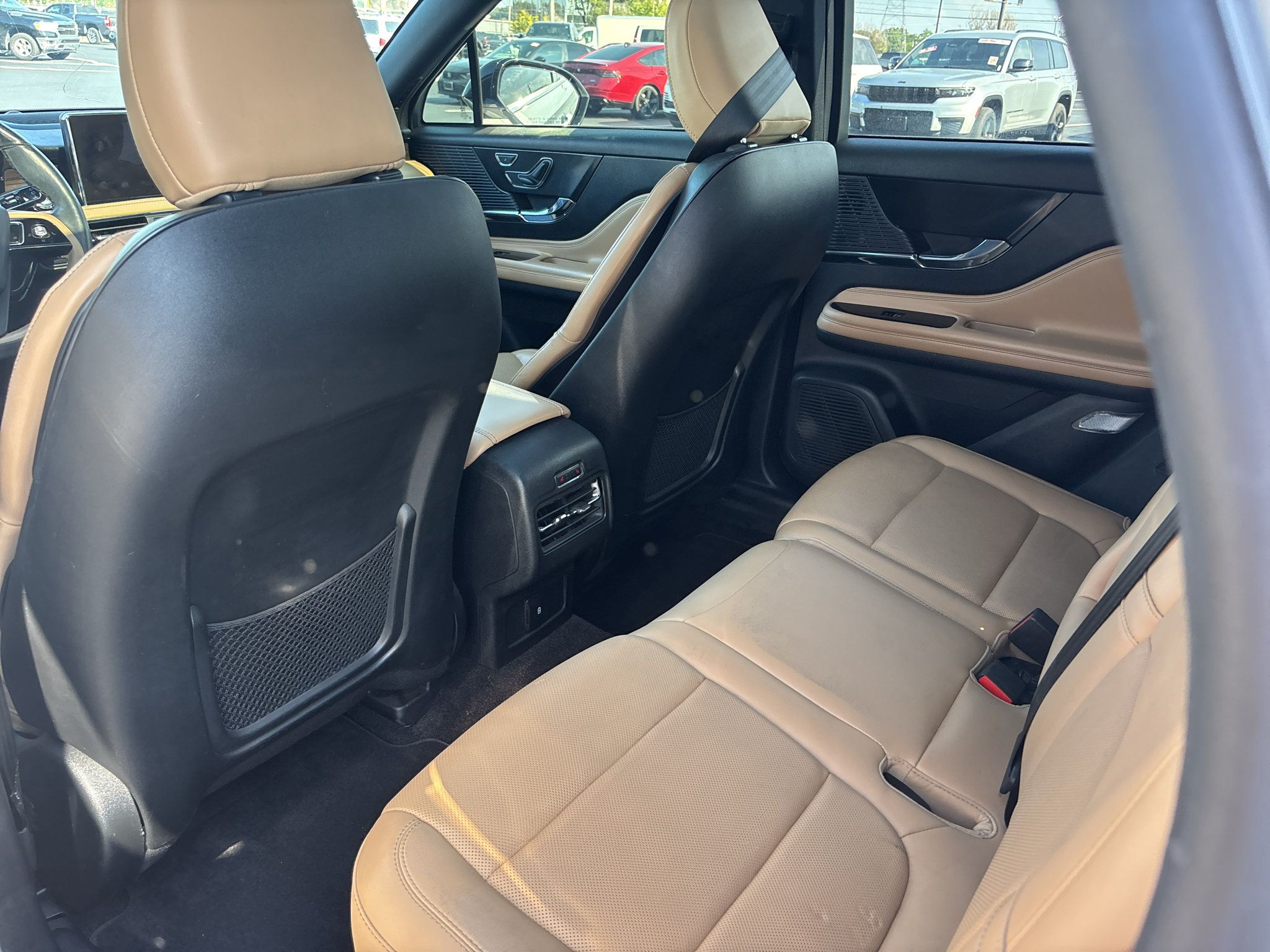 Used 2022 Lincoln Corsair Reserve w/ Elements Package FWD image 6