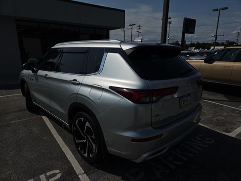 Used 2023 Mitsubishi Outlander SEL AWD/4WD image 6
