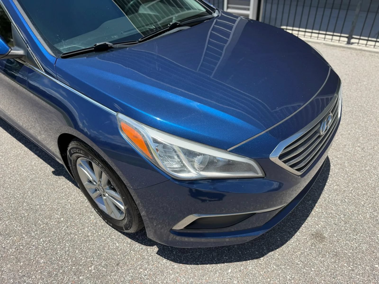 Used 2016 Hyundai Sonata SE FWD image 2