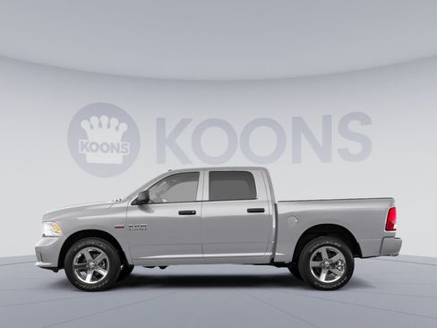 Used 2018 RAM 1500 Express w/ Express Value Package AWD/4WD image 2