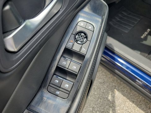 Used 2025 Nissan Rogue SV FWD image 14
