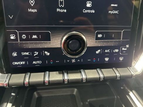 Used 2025 GMC Acadia Elevation image 24