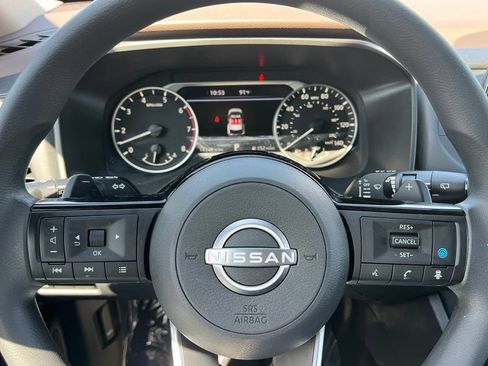 Used 2023 Nissan Rogue SV FWD image 24