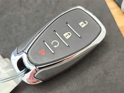 Used 2025 Chevrolet Trax ACTIV w/ Driver Confidence Package image 21