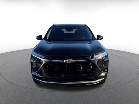 Used 2025 Chevrolet Trax LT image 4