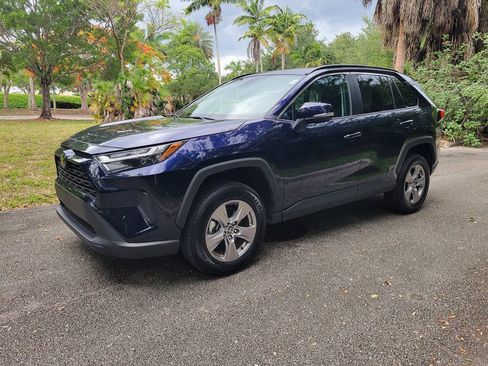 Used 2025 Toyota RAV4 XLE FWD image 8