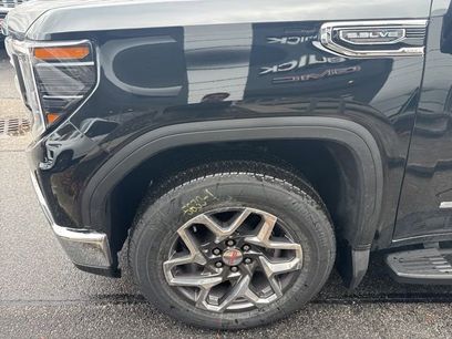 New 2026 GMC Sierra 1500 SLE w/ Preferred Package