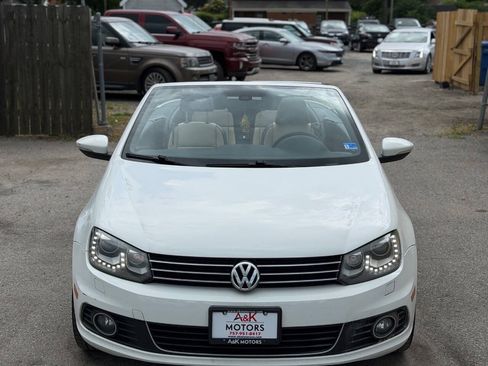 Used 2015 Volkswagen Eos Final Edition FWD image 4