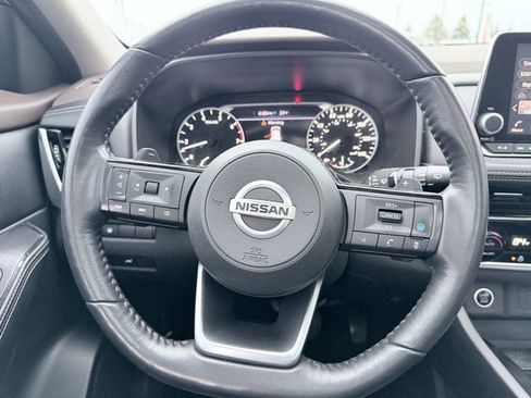 Certified 2021 Nissan Rogue SV w/ Premium Package image 11