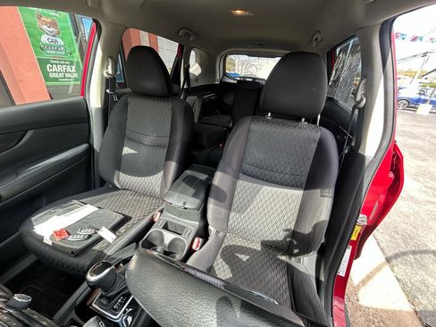 Used 2017 Nissan Rogue SV AWD/4WD image 15