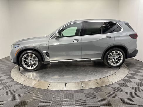 New 2026 BMW X5 xDrive50e w/ Executive Package AWD/4WD image 16