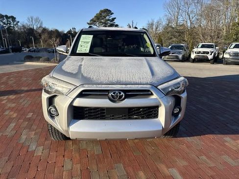 Used 2022 Toyota 4Runner SR5 Premium image 31