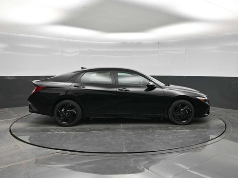New 2026 Hyundai Elantra SEL Sport FWD image 9