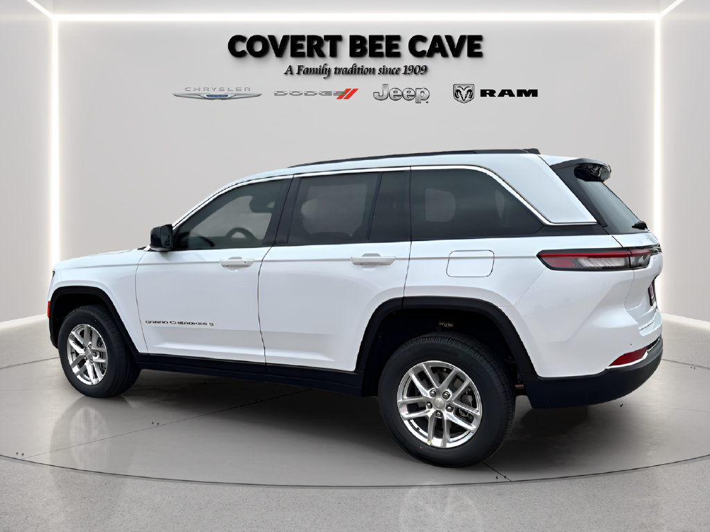 New 2026 Jeep Grand Cherokee Laredo RWD image 7