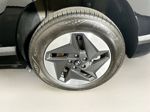 Used 2024 Hyundai Kona SEL FWD image 11