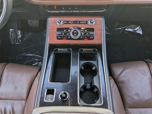 Used 2021 Lincoln Aviator Reserve w/ Equipment Group 201A image 23