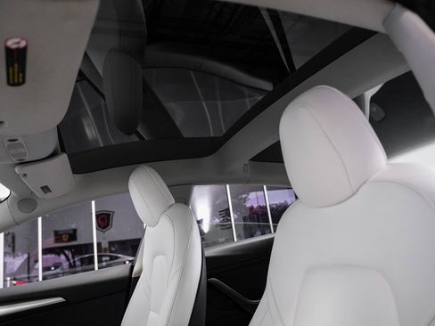 Used 2023 Tesla Model 3 Standard Range image 6