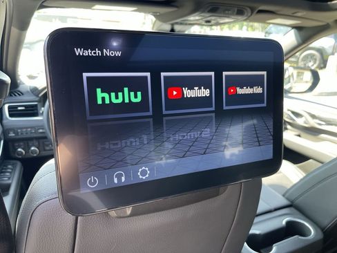 Used 2024 GMC Yukon Denali w/ Advanced Technology Package AWD/4WD image 36