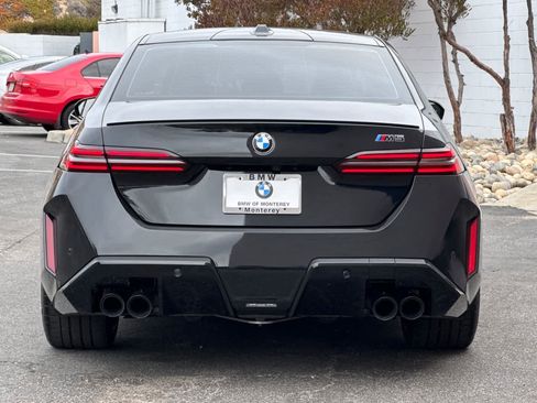 Used 2025 BMW M5 w/ Executive Package image 8