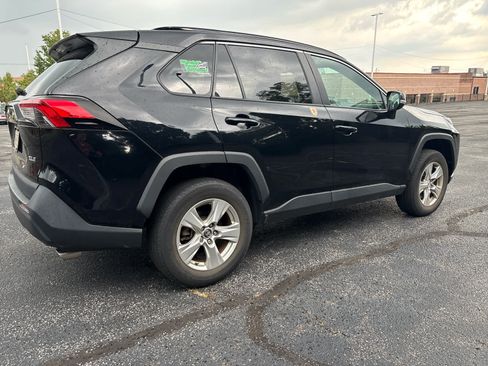 Used 2020 Toyota RAV4 XLE w/ Convenience Package FWD image 15