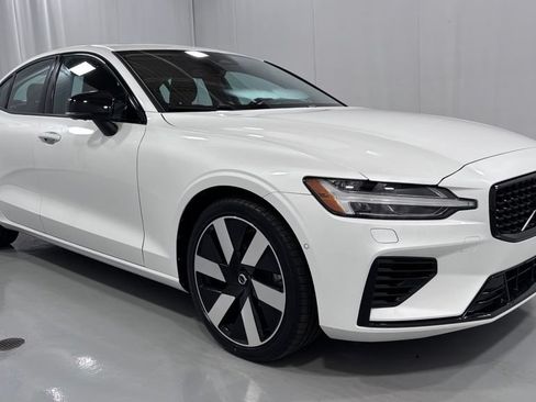 Certified 2024 Volvo S60 T8 Plus w/ Climate Package AWD/4WD image 4
