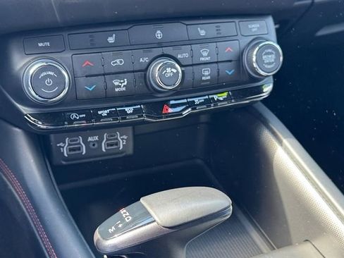 Used 2025 Dodge Durango GT w/ Blacktop Package AWD/4WD image 22