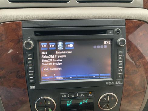 Used 2013 Chevrolet Avalanche LTZ image 38