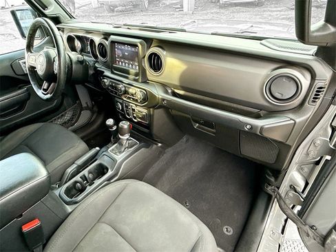 Used 2022 Jeep Gladiator Sport image 33