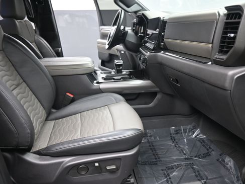 Used 2024 Chevrolet Silverado 1500 ZR2 w/ Technology Package image 19