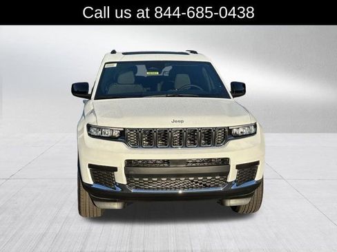 New 2025 Jeep Grand Cherokee L Laredo image 2