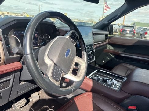 Used 2022 Ford Expedition Limited AWD/4WD image 21