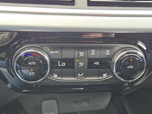 New 2026 Chevrolet Trax LT w/ LT Convenience Package image 28