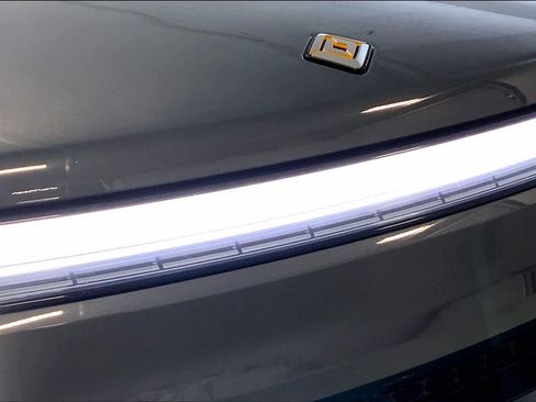 Used 2025 Rivian R1S Adventure AWD/4WD image 30