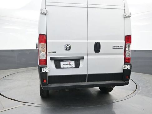 Used 2024 RAM ProMaster 2500 w/ Convenience Group FWD image 5