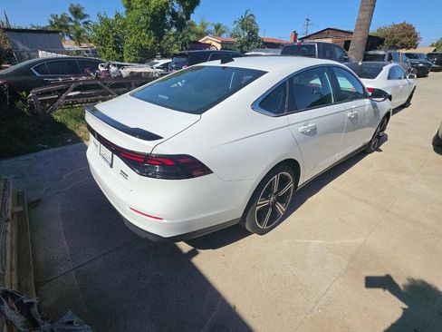 Used 2025 Honda Accord Sport image 4