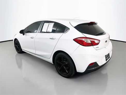 Used 2017 Chevrolet Cruze LT w/ Sun And Sound Package image 5