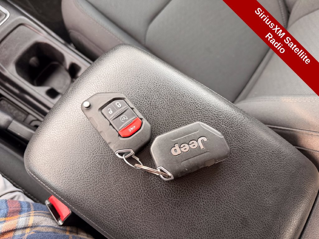 Used 2022 Jeep Gladiator Sport AWD/4WD image 34