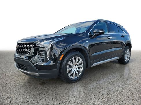 Certified 2023 Cadillac XT4 Premium Luxury w/ Technology Package image 2